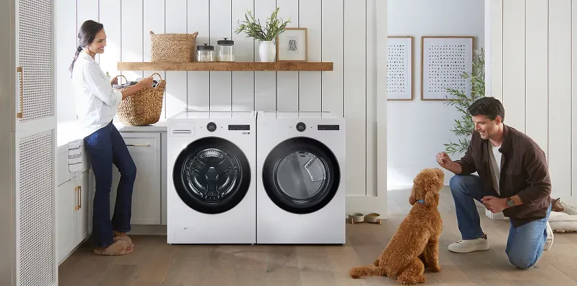 couple-using-lg-laundry-pair